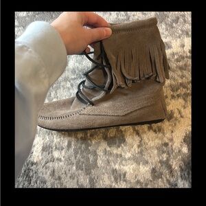 Minnetonkaka Grey suede lace up booties. Size 6